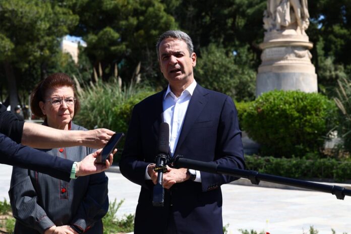 Παρουσία Μητσοτάκη στα έργα ανάπλασης της Βασιλίσσης Όλγας Παρουσία Μητσοτάκη στα έργα ανάπλασης της Βασιλίσσης Όλγας