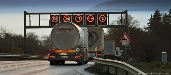 Γερμανία: Πρόταση για όριο ταχύτητας στις autobahn λόγω ακριβών καυσίμων Γερμανία: Πρόταση για όριο ταχύτητας στις autobahn λόγω ακριβών καυσίμων