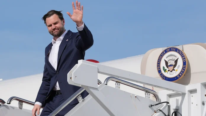 ΗΠΑ: Ο αντιπρόεδρος Βανς βλέπει μεγάλη πρόοδο στις συνομιλίες με Ιράν ΗΠΑ: Ο αντιπρόεδρος Βανς βλέπει μεγάλη πρόοδο στις συνομιλίες με Ιράν