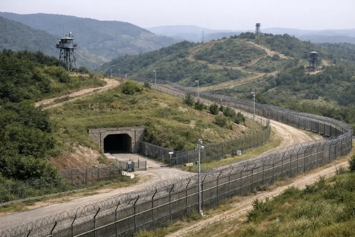 Ισραήλ: Καταστροφή υπόγειας σήραγγας της Χεζμπολάχ στα σύνορα Λιβάνου σήραγγα της Χεζμπολάχ στον Νότιο Λίβανο