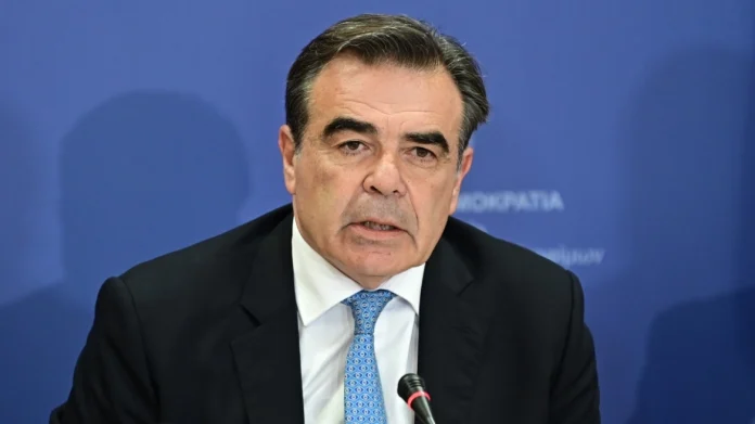 Γαλλικό παράσημο στον Μαργαρίτη Σχοινά για την ευρωπαϊκή του πορεία Γαλλικό παράσημο στον Μαργαρίτη Σχοινά για την ευρωπαϊκή του πορεία