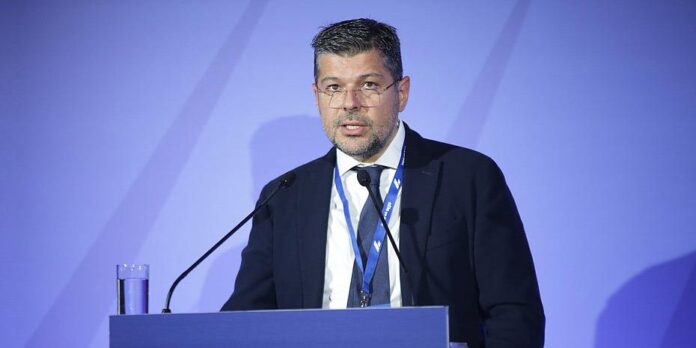 CVC και Δημόσιο στηρίζουν την αύξηση κεφαλαίου-μαμούθ της ΔΕΗ CVC και Δημόσιο στηρίζουν την αύξηση κεφαλαίου-μαμούθ της ΔΕΗ