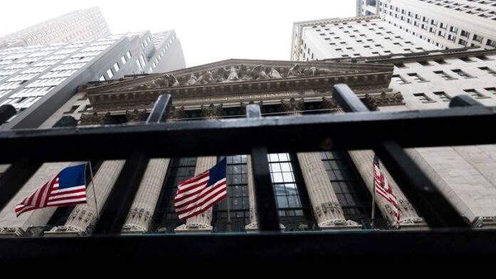 ΗΠΑ: Πιέσεις στη Wall Street καθώς ξεθωριάζουν οι ελπίδες για Ιράν Wall Street OR ΗΠΑ αγορές