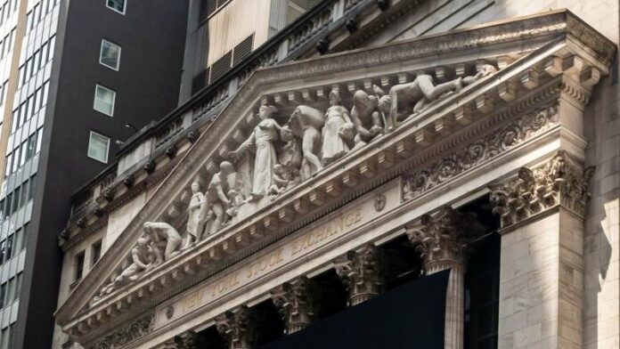 Wall Street OR Γουολ Στριτ OR futures OR πετρέλαιο