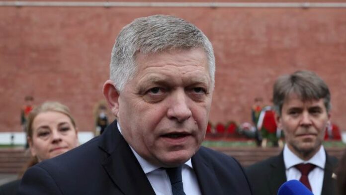 Robert Fico OR Ρόμπερτ Φίτσο OR Fico OR Φίτσο Vladimir Putin OR Βλαντιμίρ Πούτιν Slovakia OR Σλοβακία iron curtain OR σιδηρούν παραπέτασμα
