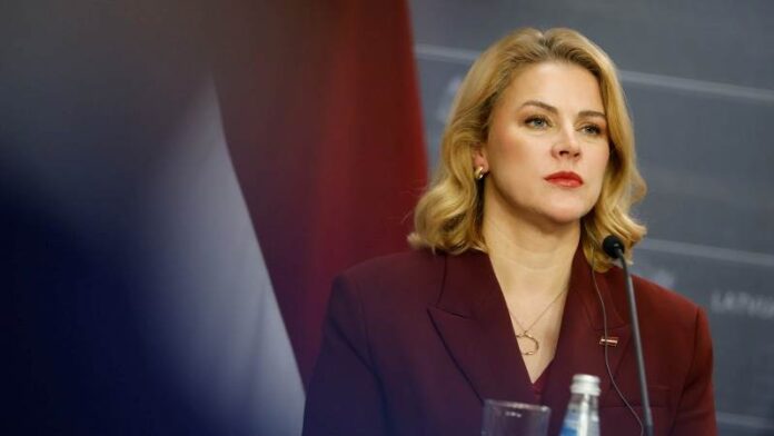 Λετονία: Παραιτείται η πρωθυπουργός Σιλίνα μετά την κατάρρευση Evika Silina OR Έβικα Σιλίνα OR Silina OR Σιλίνα OR Andris Spruds OR Άντρις Σπρούντς OR Raivis Melnis OR Ράιβις Μέλνις OR Latvia OR Λετονία