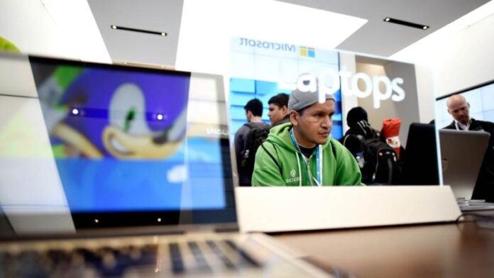Microsoft OR Μicrosoft Surface