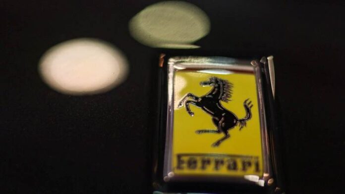 Ιταλία: Βουτιά 6% για Ferrari μετά την αποκάλυψη του πρώτου EV Ferrari OR Φεράρι