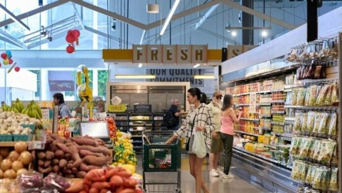ΗΠΑ: Μικρή κάμψη στην καταναλωτική εμπιστοσύνη, αντέχει όμως η προοπτική consumer confidence OR καταναλωτική εμπιστοσύνη ΗΠΑ