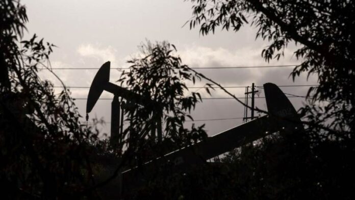 oil inventories OR αποθέματα πετρελαίου