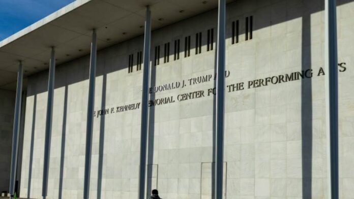 Ντόναλντ Τραμπ OR Donald Trump OR Kennedy Center OR Κένεντι
