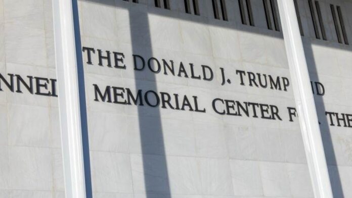 ΗΠΑ: Τραμπ ανακοινώνει μεταβίβαση του Kennedy Center στο Κογκρέσο Ντόναλντ Τραμπ OR Donald Trump, Kennedy Center, Κογκρέσο OR Kongreso