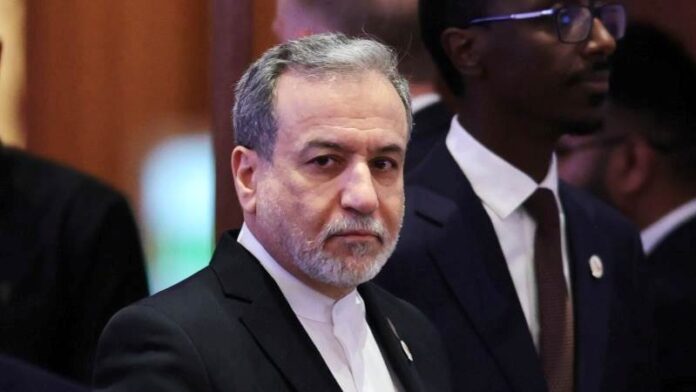 Ιράν: Ο Αραγτσί απορρίπτει πρόωρη κρίση για ειρηνευτικές συνομιλίες Ιράν OR Iran, Ηνωμένες Πολιτείες OR USA, Αμπάς Αραγτσί OR Abbas Araghchi, Ντόναλντ Τραμπ OR Donald Trump
