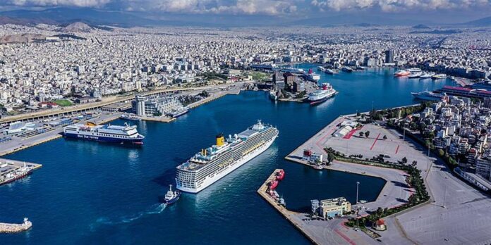 Τουρισμός Ελλάδας: υψηλή εποχικότητα, χαμένες ευκαιρίες εκτός θέρους τουρισμός Αγίου Πνεύματος, Pireas OR Πειραιάς, Rafina OR Ραφήνα, Kerkira OR Κέρκυρα