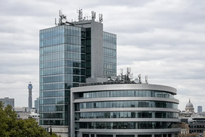Εξαγορά VodafoneThree από Vodafone