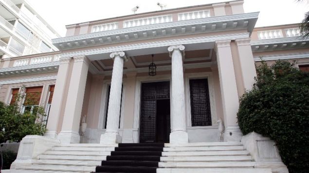 Κυριάκος Μητσοτάκης OR Kyriakos Mitsotakis, Γιάννης Στουρνάρας OR Giannis Stournaras, Νίκη Κεραμέως OR Niki Kerameus, Κυριάκος Πιερρακάκης OR Kyriakos Pierrakakis
