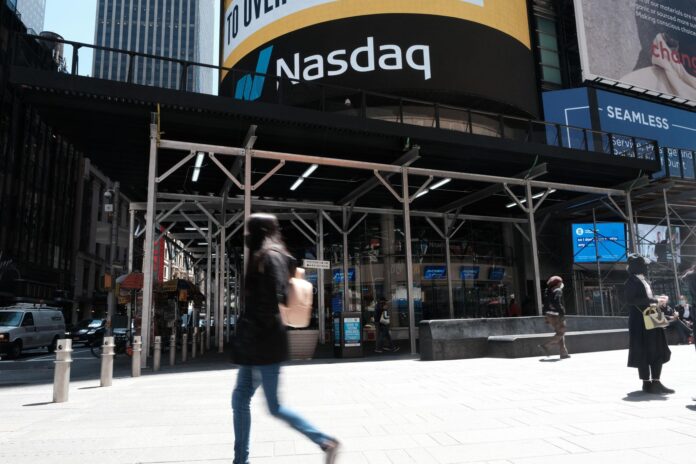 Wall Street σε διόρθωση: Πτώση 500+ μονάδων στον Dow – Πίεση από αποδόσεις και tech sell-off Wall Street σε διόρθωση: Πτώση 500+ μονάδων στον Dow – Πίεση από αποδόσεις και tech sell-off