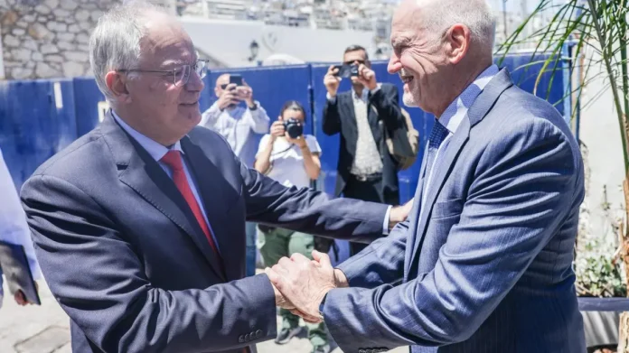 Διακομματικό μήνυμα συνεργασίας στο 9ο Circle the Med Forum Διακομματικό μήνυμα συνεργασίας στο 9ο Circle the Med Forum