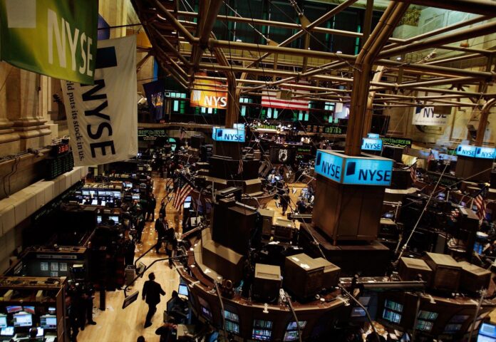 Ναυτιλιακές μετοχές υπό πίεση – Ρεκόρ στη Wall Street, sell-off στο shipping Ναυτιλιακές μετοχές υπό πίεση – Ρεκόρ στη Wall Street, sell-off στο shipping