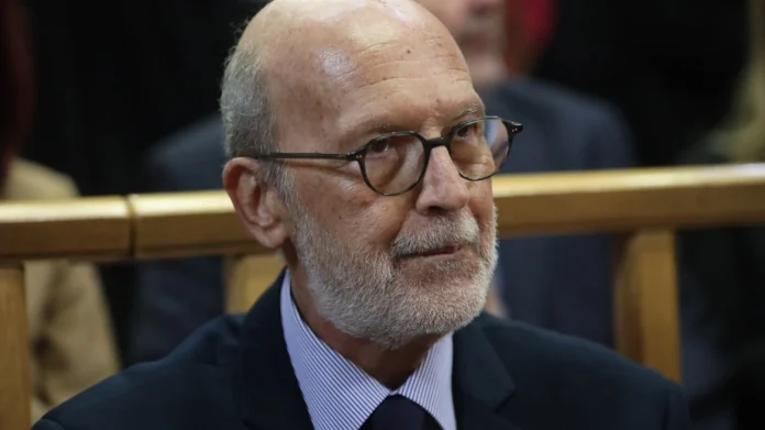 Σύγκρουση Βουλής και Δικαιοσύνης για την άρνηση Τζαβέλλα Σύγκρουση Βουλής και Δικαιοσύνης για την άρνηση Τζαβέλλα