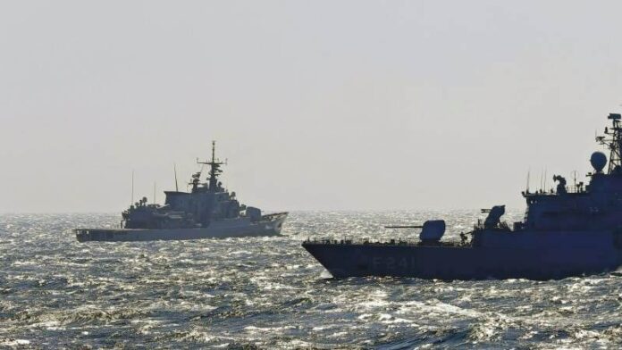 Ιράν OR Iran, Φρουροί της Επανάστασης OR IRGC, Στενό Χορμούζ OR Strait of Hormuz
