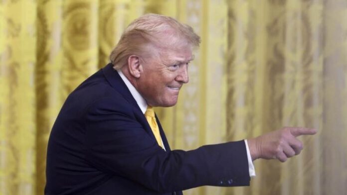 Ντόναλντ Τραμπ OR Donald Trump, Άμπελαρντο Ντε λα Εσπριέγια OR Abelardo De La Espriella, Ιβάν Σεπέδα OR Ivan Cepeda