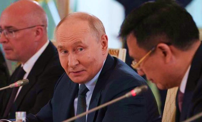 Βλαντίμιρ Πούτιν OR Vladimir Putin, Ουκρανία OR Ukraine, Ευρωπαϊκή Ένωση OR European Union