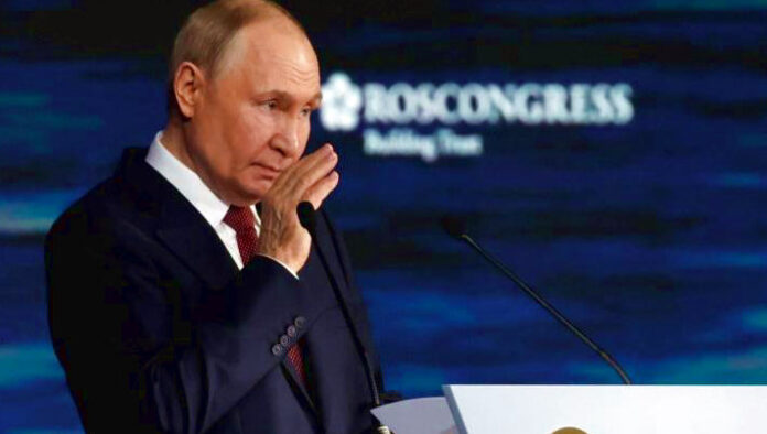 Βλαντίμιρ Πούτιν OR Vladimir Putin, Ρωσία OR Rosia, Κίνα OR China, Αγία Πετρούπολη OR Agia Petroupoli