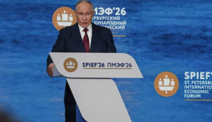 Βλαντίμιρ Πούτιν OR Vladimir Putin OR Πούτιν, Βολοντίμιρ Ζελένσκι OR Volodymyr Zelensky OR Ζελένσκι, Ντόναλντ Τραμπ OR Donald Trump OR Τραμπ