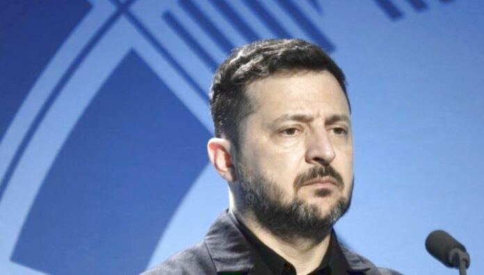 Ο Ζελένσκι χαρακτηρίζει τα πλήγματα σε ρωσικό διυλιστήριο δίκαιη απάντηση Ζελένσκι πλήγματα Μόσχα