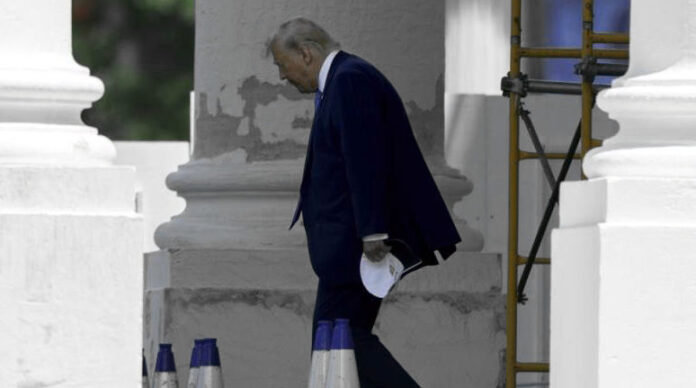 ΗΠΑ: Τραμπ ανακοινώνει πρωτοφανή κίνηση πλοίων στα Στενά Ορμούζ Στενά Ορμούζ