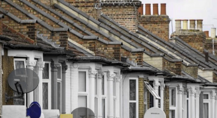 Ηνωμένο Βασίλειο OR United Kingdom OR UK, Halifax, αγορά κατοικίας, real estate, Londino OR Λονδίνο