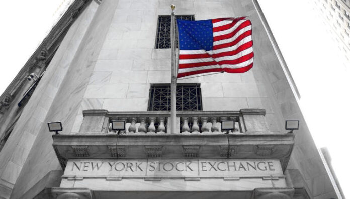 ΗΠΑ: Η προειδοποίηση της Fed για το 2026 ρίχνει τον Dow αμερικανικές αγορές
