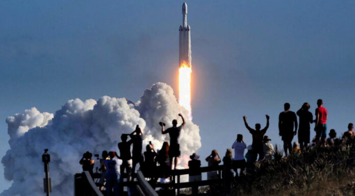 ΗΠΑ: SpaceX εκτοξεύεται στα 2,6 τρισ. δολάρια, απειλεί Amazon αποτίμηση SpaceX