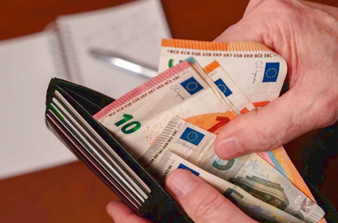 Έκτακτο επίδομα παιδιού 150€ καταβάλλεται έως τέλος Ιουνίου έκτακτο επίδομα παιδιού