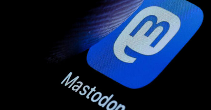 Mastodon OR PeerTube OR W Social OR Fediverse OR Μαστοντον