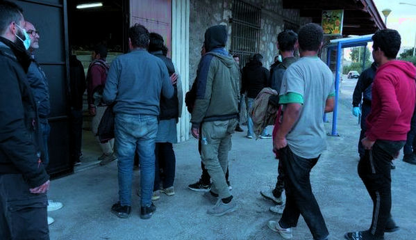 κλειστή δομή μεταναστών