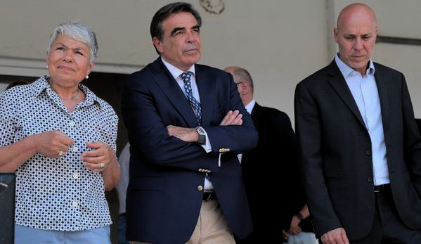 πτυχίο Βαγγέλη Γιακουμάκη