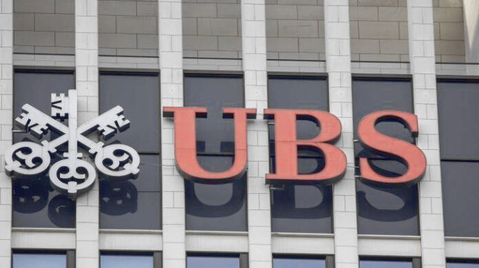 UBS αγγίζει υψηλό 16ετίας καθώς χαλαρώνει ο φόβος κεφαλαίων UBS OR Γιου Μπι Ες OR ελβετικές τράπεζες OR Credit Suisse OR Κρέντι Σουίς
