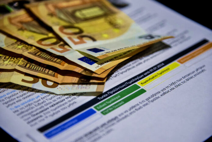 Ιούλιος φέρνει «ήπιες» αυξήσεις στα πράσινα τιμολόγια ρεύματος πράσινα τιμολόγια