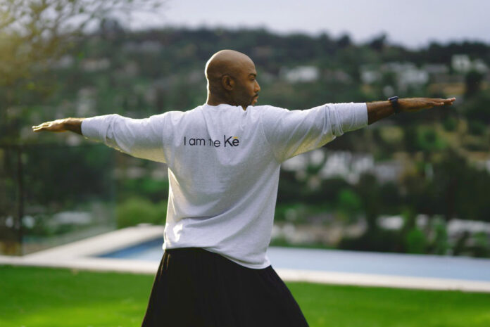 ΗΠΑ: Ο Karamo Brown λανσάρει app ευεξίας με ψηφιακό κλώνο ψηφιακός κλώνος