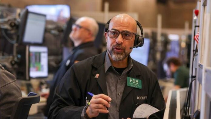 ΗΠΑ: Πτώση στη Wall Street με φόντο Μέση Ανατολή και τεχνολογία Wall Street OR Γουολ Στριτ, ΗΠΑ αγορές, Nasdaq, S&P 500, τεχνητή νοημοσύνη, Μέση Ανατολή