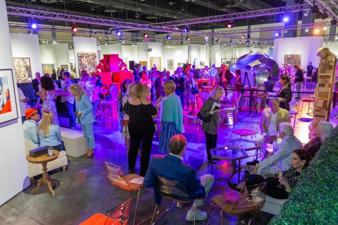 Πώς λειτουργούν τα art fairs και πού γίνεται το πραγματικό deal Πώς λειτουργούν τα art fairs και πού γίνεται το πραγματικό deal