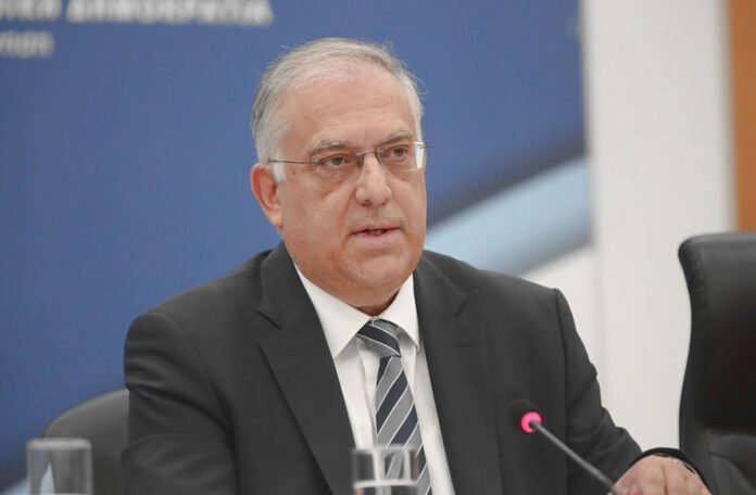 Θεοδωρικάκος ανακοινώνει πλαφόν στα καταναλωτικά δάνεια και νέα εφαρμογή καταναλωτική πίστη