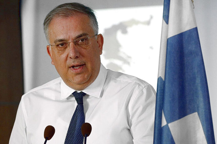 Θεοδωρικάκος ανακοινώνει 915 επενδύσεις και 15.000 νέες θέσεις εργασίας 915 επενδύσεις