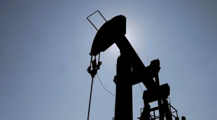 Πετρέλαιο Brent υποχωρεί πάνω από 2% μετά τις συνομιλίες ΗΠΑ–Ιράν τιμή πετρελαίου