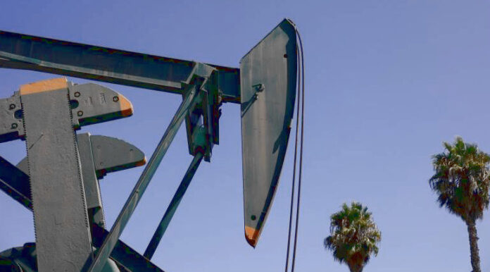 Πετρέλαιο Brent υποχωρεί κάτω από τα 78 δολάρια με άρση ρίσκου τιμή πετρελαίου Brent