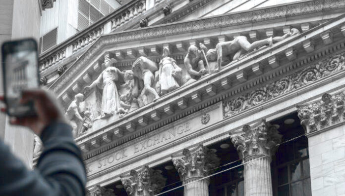 Wall Street ανεβαίνει καθώς η Μέση Ανατολή δοκιμάζει τις αντοχές Wall Street OR Γουόλ Στριτ, SpaceX, Iran OR Ιράν, Israel OR Ισραήλ, euro dollar OR ευρώ δολάριο