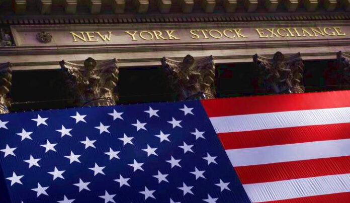 Wall Street πιέζεται από ρευστοποιήσεις σε ημιαγωγούς και τεχνολογία Wall Street OR Γουόλ Στριτ, Apple OR Άπλ, Nvidia OR Νβίντια