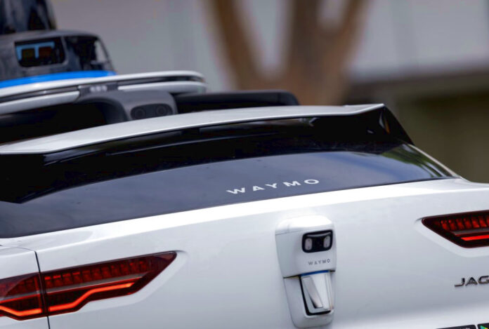 Waymo εξαγοράζει μυστικό πεδίο δοκιμών της Apple για αυτόνομα οχήματα Waymo OR Apple OR αυτόνομα οχήματα